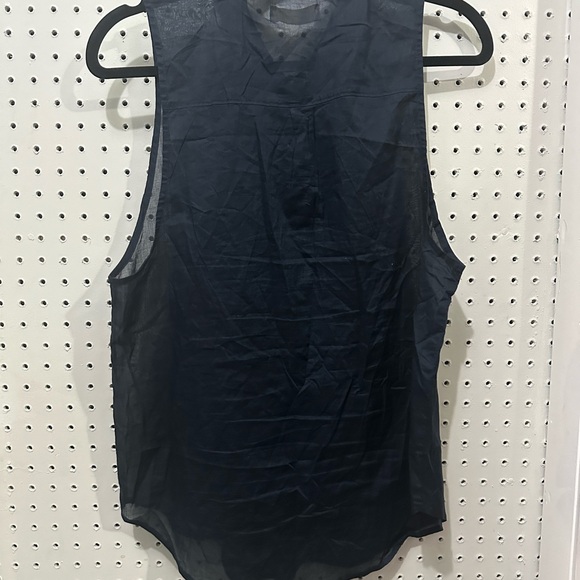 Super Cute Hollister top - Picture 4 of 4